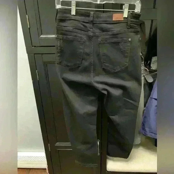 Judy Blue Black Distressed Boyfriend fit size 5/27 Jeans - Picture 8 of 9